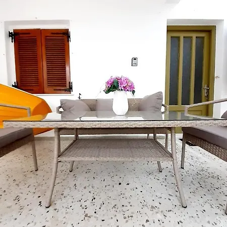 Apartment Venus Adamantas (Milos)